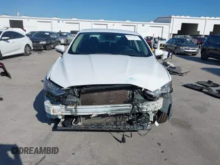 2019 Ford Fusion SE with VIN 3FA6P0H76KR261861, listed as a IAAI auction lot 41031650 with 132,040 mi miles. Bid and sale history available at carsss.com. Image 13.