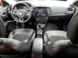 2018 Jeep Compass Altitude z VIN 3C4NJDBB5JT479268, wystawiony jako Copart lot #55450655 z przebiegiem 78 039 mil mil oraz Szkoda całkowita • Salvage title. Historia ofert i sprzedaży dostępna na DreamBid. Obrazek 8.