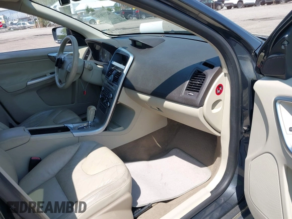 2010 Volvo XC60 3.0T z VIN YV4992DZ5A2085373, wystawiony jako IAAI lot #42039356 z przebiegiem 195 336 mil mil oraz . Historia ofert i sprzedaży dostępna na DreamBid. Obrazek 5.