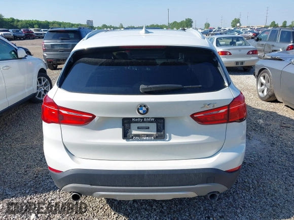 2018 BMW X1 xDrive28i z VIN WBXHT3C34J5F89162, wystawiony jako IAAI lot #42254400 z przebiegiem 131 979 mil mil oraz . Historia ofert i sprzedaży dostępna na DreamBid. Obrazek 16.