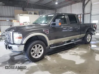 2008 Ford F-250 XL with VIN 1FTSW21R38EB18865, listed as a Copart auction lot 60240945 with 323,624 mi miles and Clean title. Bid and sale history available at DreamBid. Image 1.