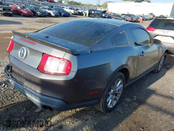 2010 Ford Mustang V6 с VIN 1ZVBP8AN6A5157773, выставлен на аукционе IAAI как лот 41921156 с пробегом 118 549 миль миль и . История ставок и продаж доступна на DreamBid. Изображение 4.