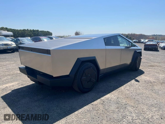 2024 Tesla Cybertruck with VIN 7G2CEHED8RA017372, listed as a Copart auction lot 54820745 with 10,870 mi miles and Clean Title. Bid and sale history available at carsss.com. Image 3.