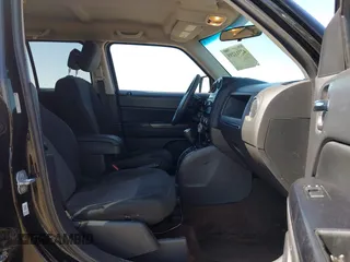 2014 Jeep Patriot Altitude z VIN 1C4NJPBA7ED881104, wystawiony jako IAAI lot #42313299 z przebiegiem 182 507 mil mil oraz . Historia ofert i sprzedaży dostępna na DreamBid. Obrazek 5.