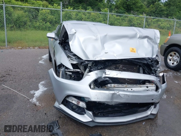 2016 Ford Mustang V6 с VIN 1FA6P8AM2G5321420, выставлен на аукционе IAAI как лот 42525170 с пробегом Не указан миль и . История ставок и продаж доступна на DreamBid. Изображение 6.