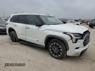 2024 Toyota Sequoia SR5 with VIN 7SVAAAAA5RX003159, listed as a Copart auction lot 45569285 with 17,581 mi miles and Salvage Title. Bid and sale history available at carsss.com. Image 4.