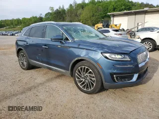 2019 Lincoln Nautilus Reserve z VIN 2LMPJ6L96KBL18117, wystawiony jako Copart lot #53121415 z przebiegiem 63 454 mil mil oraz Szkoda całkowita • Salvage title. Historia ofert i sprzedaży dostępna na DreamBid. Obrazek 4.