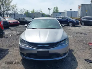 2016 Chrysler 200 S with VIN 1C3CCCBB1GN133033, listed as a IAAI auction lot 42121605 with 1 mi miles. Bid and sale history available at carsss.com. Image 12.