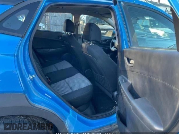2018 Hyundai Kona SE with VIN KM8K1CAA8JU101050, listed as a IAAI auction lot 41617412 with 10,179 mi miles. Bid and sale history available at carsss.com. Image 7.