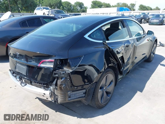 2020 Tesla Model 3 Standard Range Plus z VIN 5YJ3E1EA3LF611152, wystawiony jako IAAI lot #42256503 z przebiegiem 78 633 mil mil oraz . Historia ofert i sprzedaży dostępna na DreamBid. Obrazek 6.