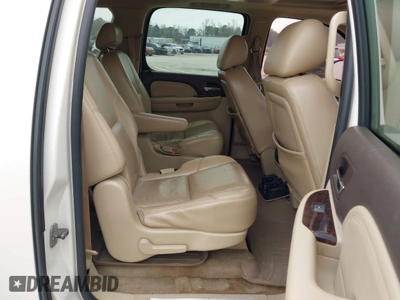 2010 GMC Yukon XL Denali with VIN 1GKUKMEFXAR218674, listed as a IAAI auction lot 41689848 with 1 mi miles. Bid and sale history available at carsss.com. Image 8.