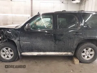 2012 GMC Yukon SLT with VIN 1GKS2CE02CR159894, listed as a IAAI auction lot 41686663 with 189,965 mi miles. Bid and sale history available at carsss.com. Image 15.
