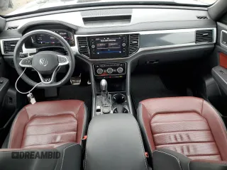 2023 Volkswagen Atlas SEL Premium R-Line z VIN 1V2FE2CA1PC223196, wystawiony jako Copart lot #48163335 z przebiegiem 27 470 mil mil oraz Szkoda całkowita • Salvage title. Historia ofert i sprzedaży dostępna na DreamBid. Obrazek 8.