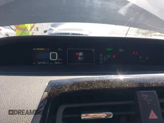 2017 Toyota Prius Two z VIN JTDKARFU8H3539934, wystawiony jako IAAI lot #42295188 z przebiegiem 92 157 mil mil oraz . Historia ofert i sprzedaży dostępna na DreamBid. Obrazek 7.