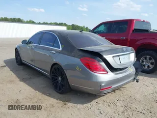 2015 Mercedes-Benz S 550 z VIN WDDUG8CB6FA130429, wystawiony jako IAAI lot #42078993 z przebiegiem 122 852 mil mil oraz . Historia ofert i sprzedaży dostępna na DreamBid. Obrazek 3.