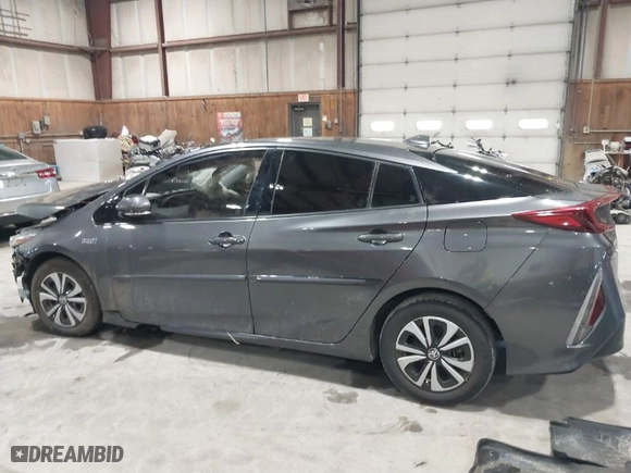 2017 Toyota Prius Prime Plus with VIN JTDKARFP3H3037567, listed as a IAAI auction lot 41531948 with NaN miles. Bid and sale history available at carsss.com. Image 14.