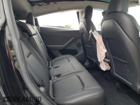 2024 Tesla Model Y Long Range with VIN 7SAYGDEE4RF198027, listed as a Copart auction lot 64008945 with 7,826 mi miles and Salvage title. Bid and sale history available at DreamBid. Image 10.