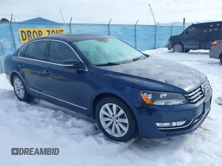 2013 Volkswagen Passat SEL Premium z VIN 1VWCP7A32DC089517, wystawiony jako IAAI lot #41546511 z przebiegiem 149 067 mil mil oraz . Historia ofert i sprzedaży dostępna na DreamBid. Obrazek 1.