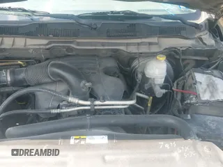 2013 Ram 1500 Express z VIN 1C6RR7KTXDS569372, wystawiony jako IAAI lot #43067487 z przebiegiem 223 976 mil mil oraz . Historia ofert i sprzedaży dostępna na DreamBid. Obrazek 18.