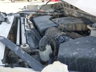 2024 GMC Sierra 1500 с VIN 1GTPHBEK3RZ196439, выставлен на аукционе IAAI как лот 42905100 с пробегом 63 142 миль миль и . История ставок и продаж доступна на DreamBid. Изображение 19.