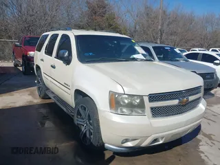 2008 Chevrolet Tahoe LTZ z VIN 1GNFK13078R190092, wystawiony jako IAAI lot #41690795 z przebiegiem 147 041 mil mil oraz . Historia ofert i sprzedaży dostępna na DreamBid. Obrazek 1.