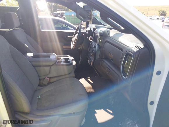 2019 Chevrolet Silverado 1500 LT with VIN 3GCPWCED8KG122694, listed as a IAAI auction lot 41430558 with 92,441 mi miles. Bid and sale history available at carsss.com. Image 5.