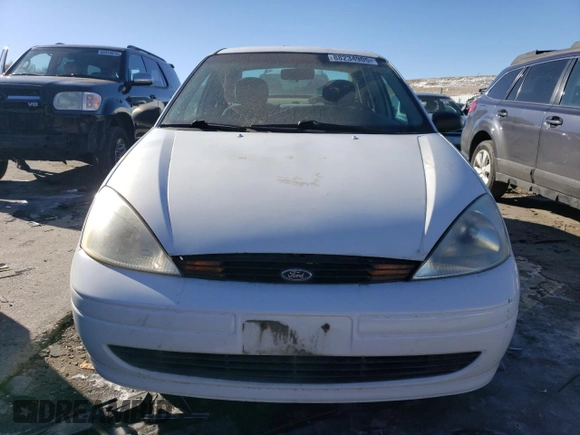 2000 Ford Focus SE with VIN 1FAFP34P7YW330697, listed as a Copart auction lot 88234905 with 40,484 mi miles and Clean Title. Bid and sale history available at carsss.com. Image 5.