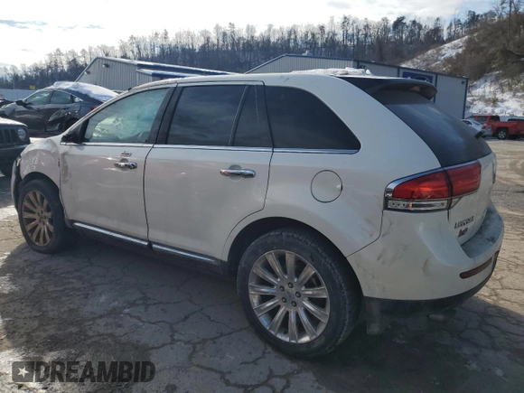 2013 Lincoln MKX with VIN 2LMDJ8JK8DBL08552, listed as a Copart auction lot 88320535 with 181,775 mi miles and Salvage Title. Bid and sale history available at carsss.com. Image 2.