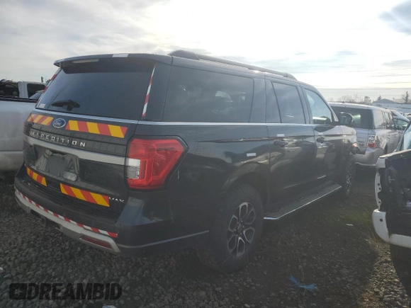 2022 Ford Expedition Max XLT with VIN 1FMJK1JTXNEA27256, listed as a Copart auction lot 83704554 with 106,834 mi miles and Clean title. Bid and sale history available at DreamBid. Image 3.