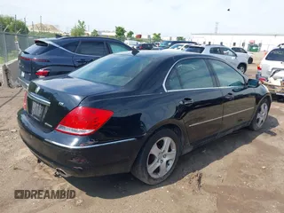 2006 Acura RL z VIN JH4KB16536C012211, wystawiony jako IAAI lot #42698313 z przebiegiem 229 622 mil mil oraz . Historia ofert i sprzedaży dostępna na DreamBid. Obrazek 4.