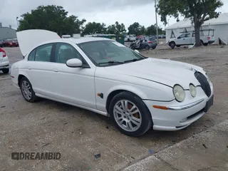 2003 Jaguar S-Type z VIN SAJEA01U03HM59461, wystawiony jako IAAI lot #42428176 z przebiegiem 161 972 mil mil oraz . Historia ofert i sprzedaży dostępna na DreamBid. Obrazek 1.