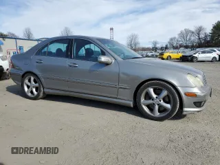 2006 Mercedes-Benz C 230 Sport z VIN WDBRF52H56E021989, wystawiony jako Copart lot #50499115 z przebiegiem 166 279 mil mil oraz Szkoda całkowita • Salvage title. Historia ofert i sprzedaży dostępna na DreamBid. Obrazek 4.