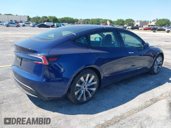 2024 Tesla Model 3 z VIN 5YJ3E1EAXRF751577, wystawiony jako IAAI lot #41831992 z przebiegiem 11 mil mil oraz . Historia ofert i sprzedaży dostępna na DreamBid. Obrazek 4.