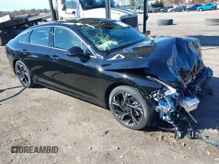 2025 Kia K5 GT-Line z VIN KNAG64J76S5348307, wystawiony jako IAAI lot #41690431 z przebiegiem 1672 mil mil oraz . Historia ofert i sprzedaży dostępna na DreamBid. Obrazek 1.