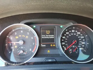 2021 Volkswagen GTI S z VIN 3VW5T7AU9MM000151, wystawiony jako Copart lot #82576074 z przebiegiem 70 094 mil mil oraz Nie do naprawy • Non repairable. Historia ofert i sprzedaży dostępna na DreamBid. Obrazek 9.