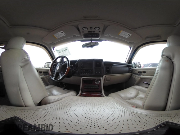 2006 Cadillac Escalade z VIN 1GYEK63N66R127117, wystawiony jako IAAI lot #41570716 z przebiegiem 126 637 mil mil oraz . Historia ofert i sprzedaży dostępna na DreamBid. Obrazek 18.