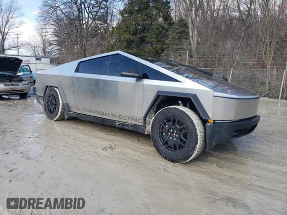 2024 Tesla Cybertruck with VIN 7G2CEHED6RA006192, listed as a Copart auction lot 45924985 with 12,050 mi miles and Salvage Title. Bid and sale history available at carsss.com. Image 4.