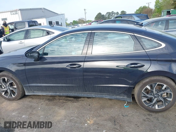 2024 Hyundai Sonata SEL z VIN KMHL64JA8RA373378, wystawiony jako IAAI lot #41975361 z przebiegiem 23 101 mil mil oraz . Historia ofert i sprzedaży dostępna na DreamBid. Obrazek 14.