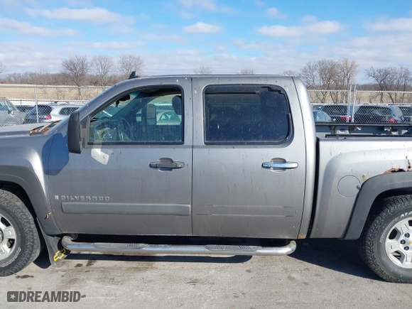 2007 Chevrolet Silverado 1500 LTZ with VIN 2GCEK13MX71529698, listed as a IAAI auction lot 41590698 with 244,705 mi miles. Bid and sale history available at carsss.com. Image 14.