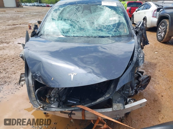 2020 Tesla Model 3 Long Range z VIN 5YJ3E1EB5LF710788, wystawiony jako IAAI lot #42020503 z przebiegiem 76 606 mil mil oraz . Historia ofert i sprzedaży dostępna na DreamBid. Obrazek 12.