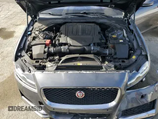 2016 Jaguar XF 35t Prestige with VIN SAJBE4BV8GCY13204, listed as a Copart auction lot 54402355 with 59,030 mi miles and Salvage Title. Bid and sale history available at carsss.com. Image 11.
