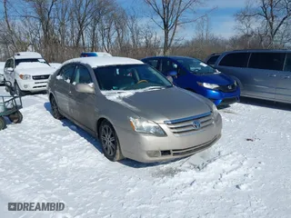 2005 Toyota Avalon XL with VIN 4T1BK36B85U051299, listed as a IAAI auction lot 41604604 with NaN miles. Bid and sale history available at carsss.com. Image 1.