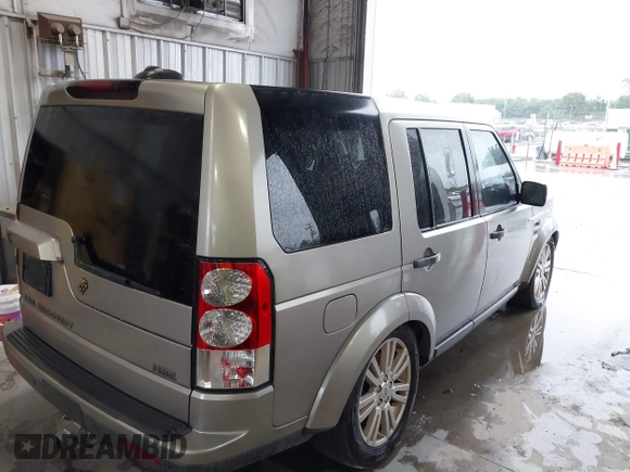 2011 Land Rover LR4 HSE z VIN SALAG2D47BA556482, wystawiony jako IAAI lot #42355286 z przebiegiem 153 692 mil mil oraz . Historia ofert i sprzedaży dostępna na DreamBid. Obrazek 4.
