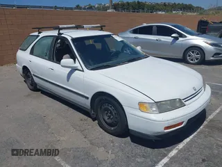 1994 Honda Accord LX с VIN 1HGCE1823RA006801, выставлен на аукционе IAAI как лот 42396017 с пробегом 263 415 миль миль и . История ставок и продаж доступна на DreamBid. Изображение 1.