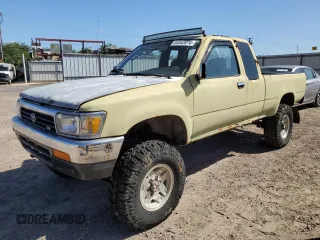 1992 Toyota Pickup DLX z VIN JT4VN13D5N5095368, wystawiony jako Copart lot #84542074 z przebiegiem 133 454 mil mil oraz Czysty tytuł • Clean title. Historia ofert i sprzedaży dostępna na DreamBid. Obrazek 1.
