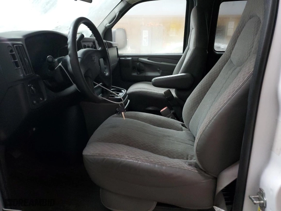 2006 Chevrolet Express Passenger with VIN 1GAHG35U061177638, listed as a Copart auction lot 83433844 with 115,434 mi miles and Clean Title. Bid and sale history available at carsss.com. Image 7.