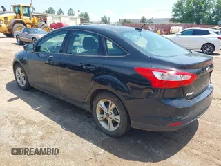 2014 Ford Focus SE with VIN 1FADP3F24EL431332, listed as a IAAI auction lot 42135538 with 121,362 mi miles. Bid and sale history available at carsss.com. Image 3.