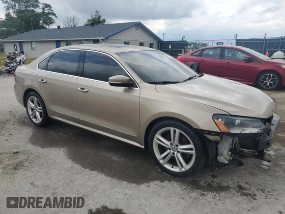 2015 Volkswagen Passat SEL Premium z VIN 1VWCV7A3XFC030563, wystawiony jako Copart lot #56851175 z przebiegiem 217 343 mil mil oraz Szkoda całkowita • Salvage title. Historia ofert i sprzedaży dostępna na DreamBid. Obrazek 4.