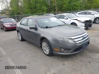 2011 Ford Fusion SE with VIN 3FAHP0HA1BR203046, listed as a IAAI auction lot 42011121 with 302,078 mi miles. Bid and sale history available at carsss.com. Image 1.