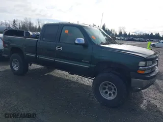 2002 Chevrolet Silverado 1500 LT with VIN 1GCEK19T32E123171, listed as a IAAI auction lot 41414530 with 203,090 mi miles. Bid and sale history available at carsss.com. Image 1.